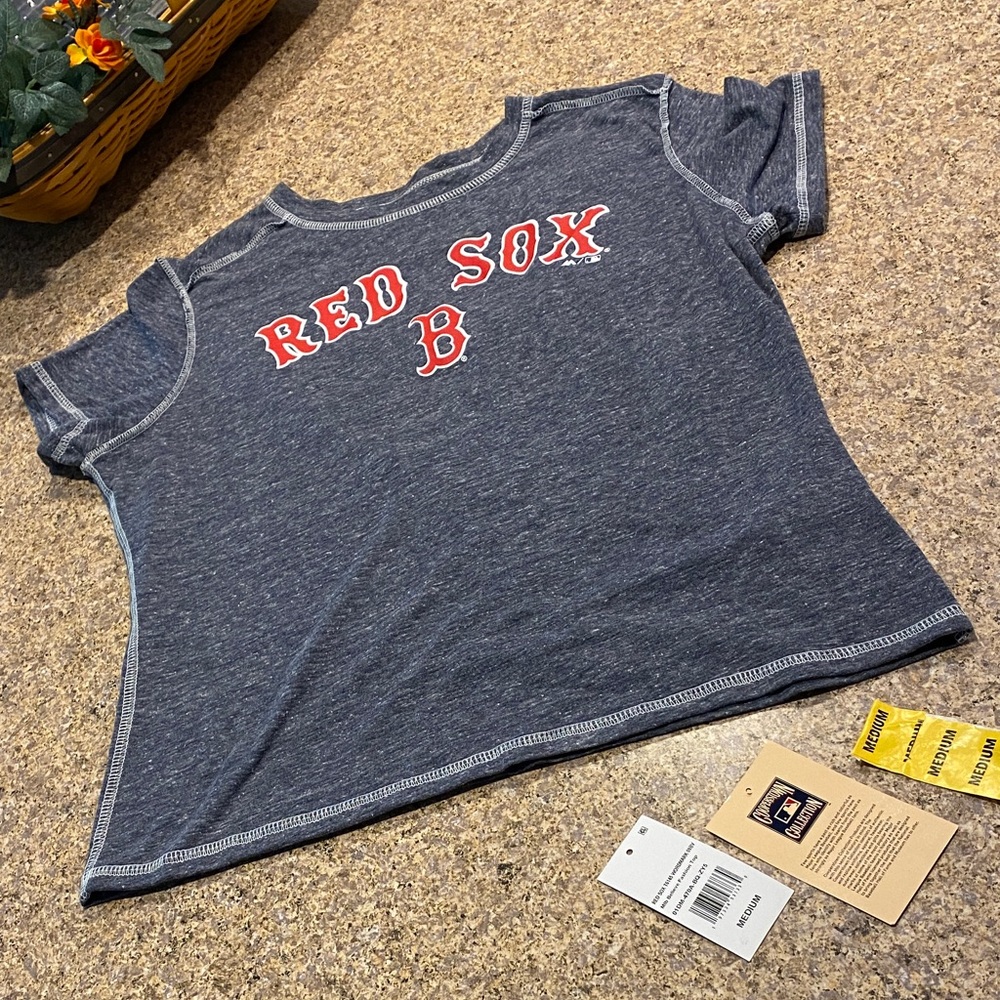 NWOT Majestic Boston Red Sox Shirt Short Sleeve Medium